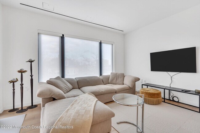 Building Photo - 601 Heck St