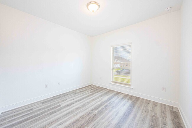 Building Photo - 12753 Shoshoney Cir