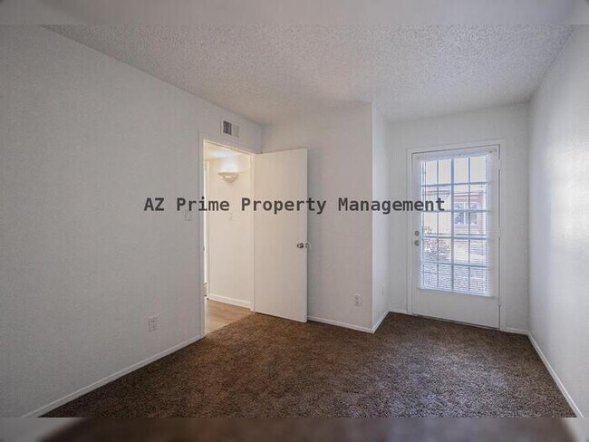 Building Photo - 900 S Hacienda Dr