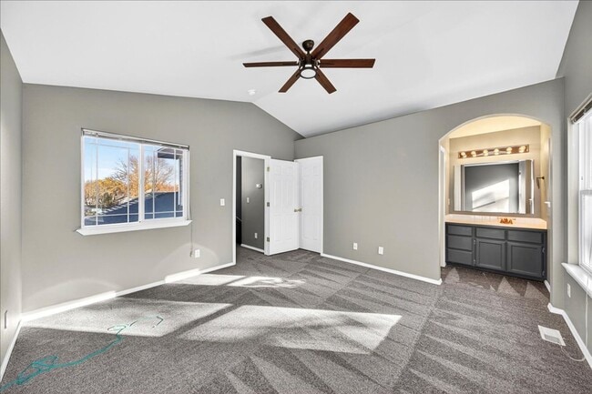 Building Photo - Comfortable & Convenient Living Near CWI and Shopping