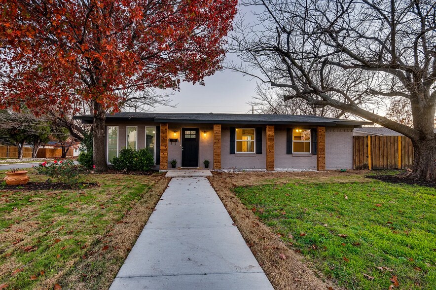 Primary Photo - 2976 Sundial Dr