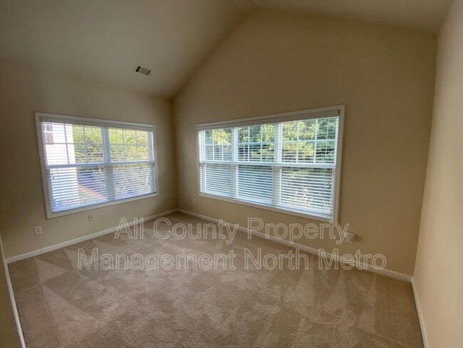 Building Photo - 2875 Cross Creek Dr