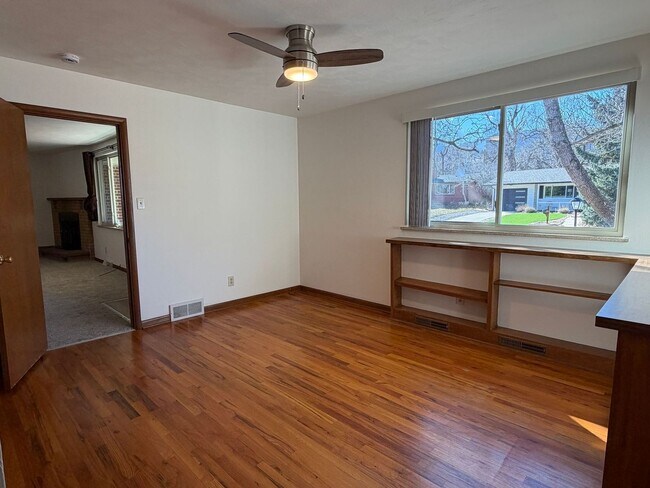 Building Photo - Open and Bright 3BD Home in Desirable Boulder Neighborhood
