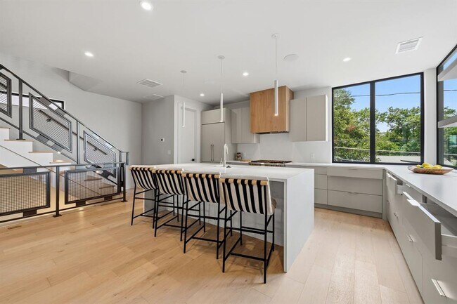 Building Photo - 1403 Barton Hills Dr