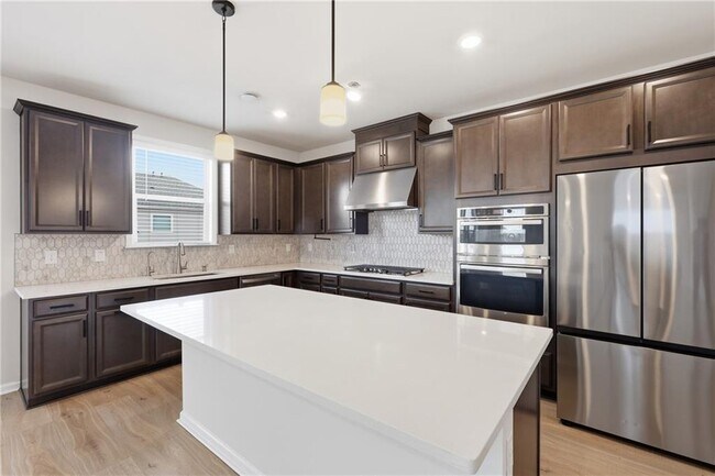 Building Photo - 8820 Shipton Cir