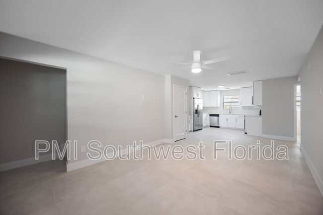 Building Photo - 5039 N Beach Rd