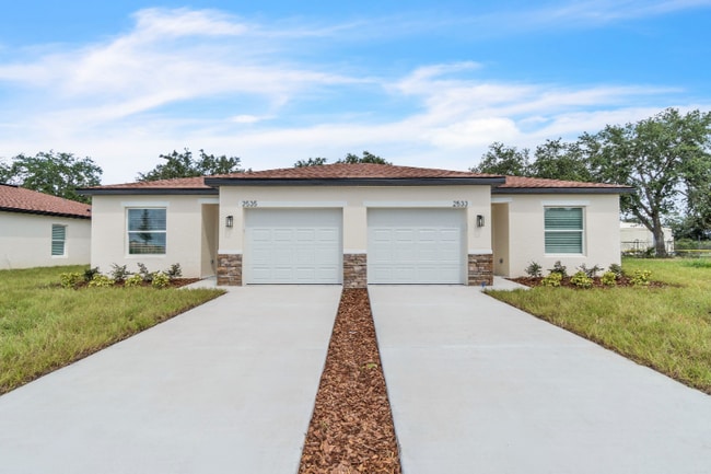 Building Photo - 1004 Stinson St