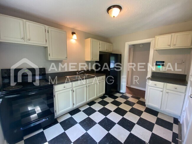 Building Photo - Home for rent in Midfield!