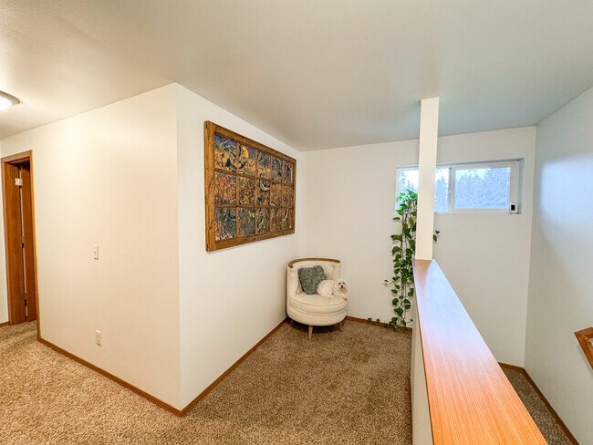 Building Photo - 16522 Mimosa Ct SE