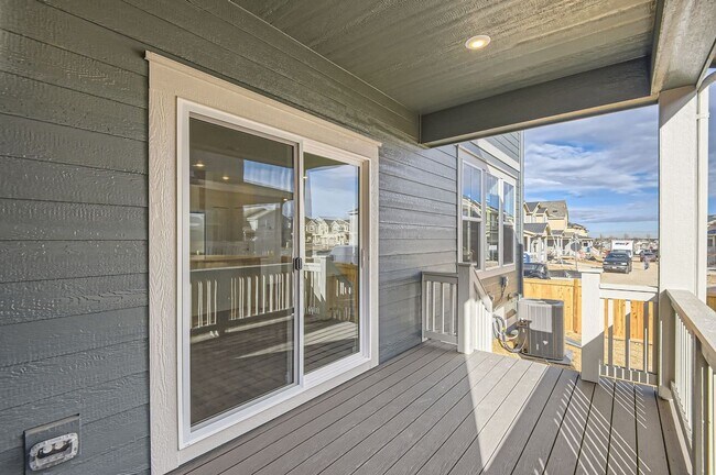 Building Photo - Luxurious 3bd 2.5 paired home in Dove Village!