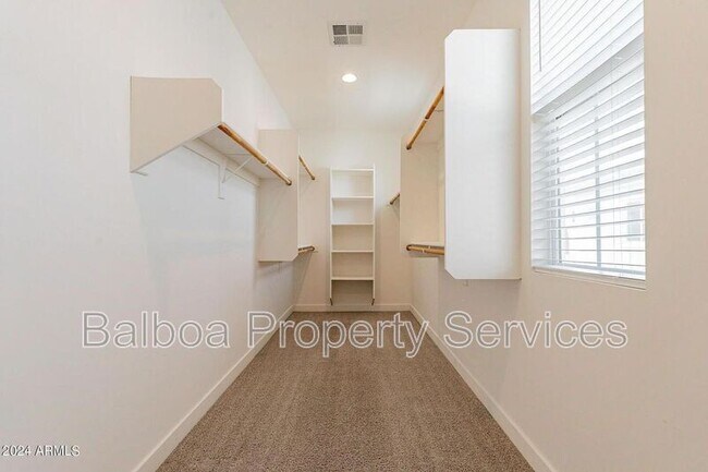 Building Photo - 5516 S Dillon Cir