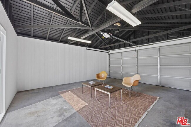 Building Photo - 3908 Bentley Ave