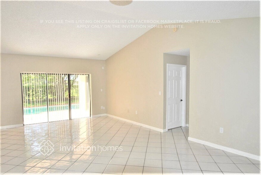 Building Photo - 15600 Gauntlet Hall Manor