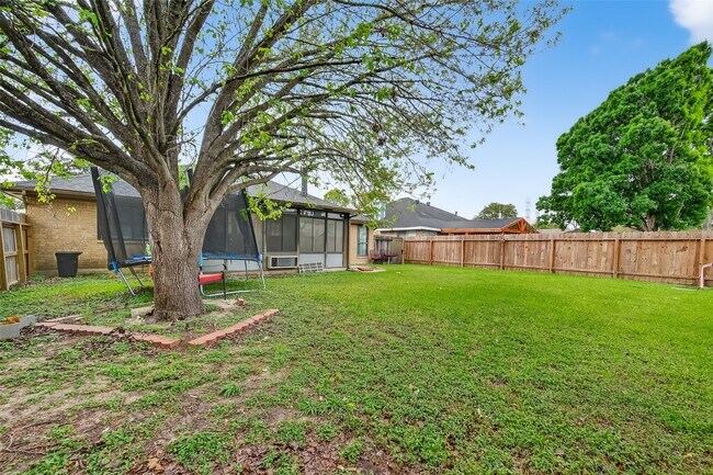 Building Photo - 319 Richvale Ln