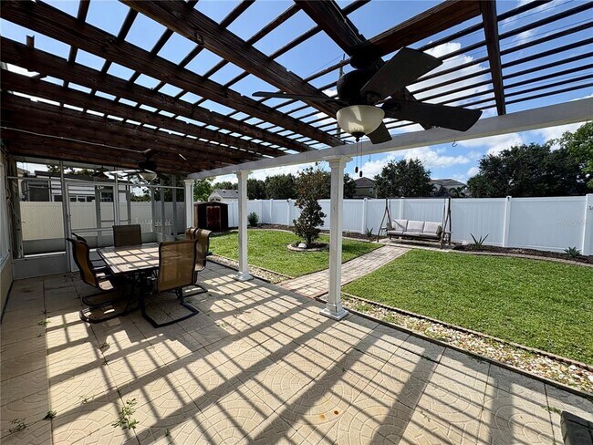 Building Photo - 4652 56th Terrace E