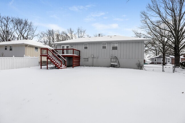 Building Photo - Amazing 3 Bedroom