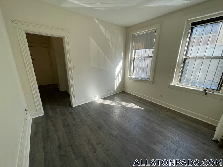 Building Photo - 1148 Commonwealth Ave
