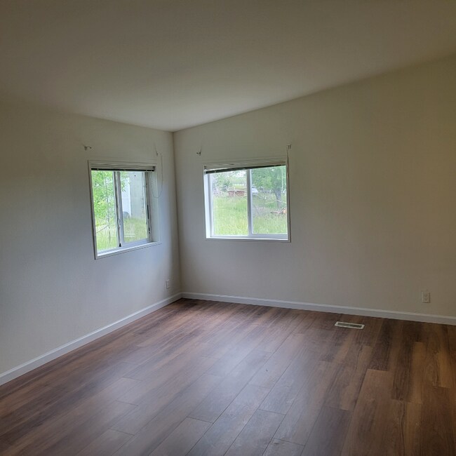 Building Photo - 5825 Meridian Rd