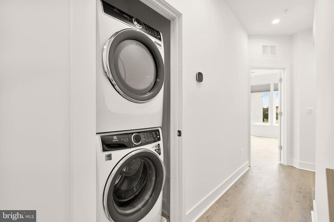 Building Photo - 39 Lower Service Ct NW