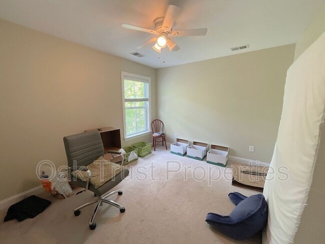 Building Photo - 5185 Celtic Dr