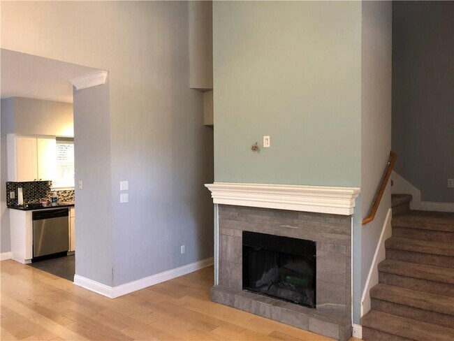 Building Photo - 1806 Ramona Cir