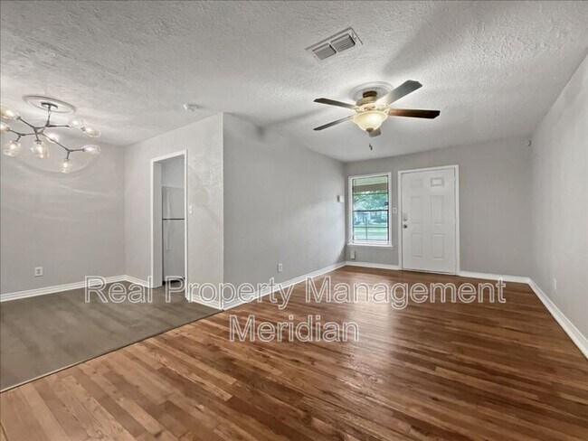 Building Photo - 4929 Donnelly Ave