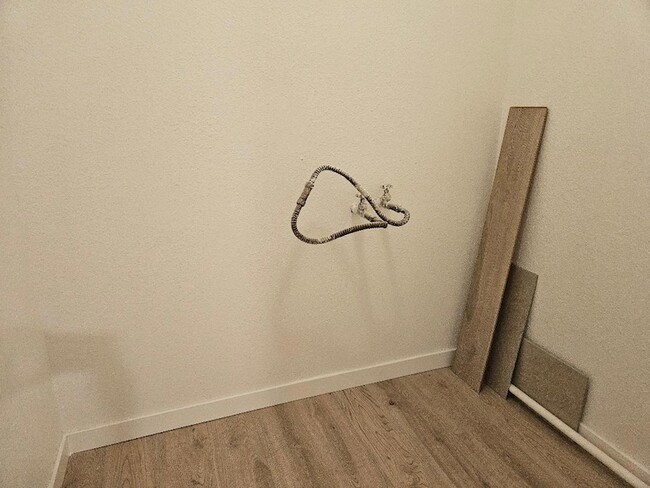 Building Photo - 1511 W Mesa Park Dr