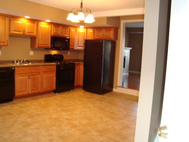 Building Photo - 35 Norton St