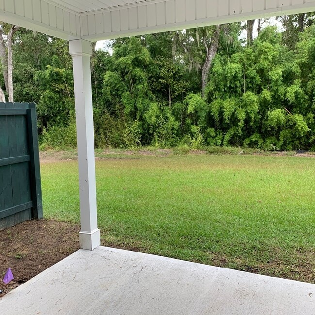 Building Photo - Cute 3 bedroom 2 bath
