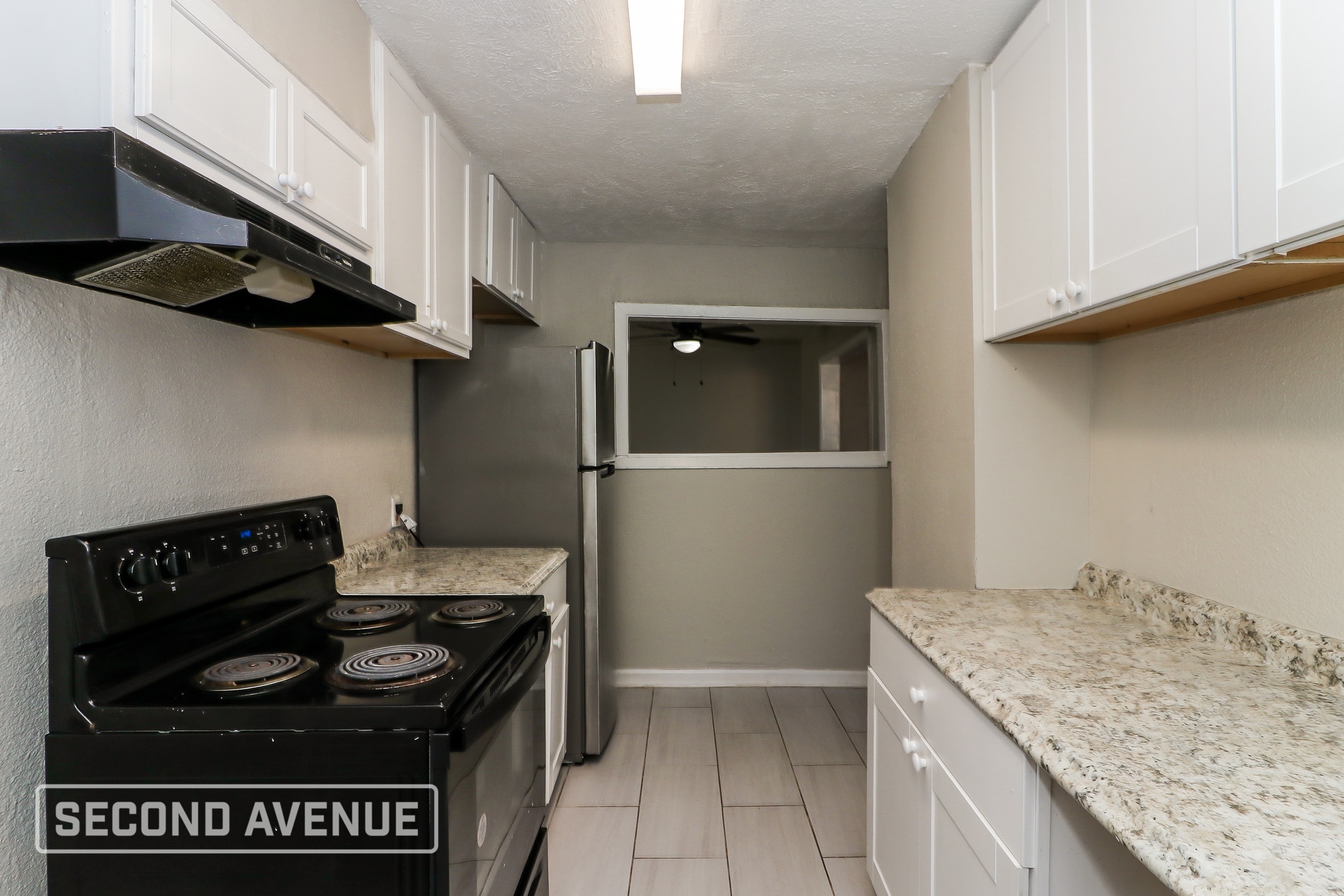 Building Photo - 5911 Kenilwood Dr