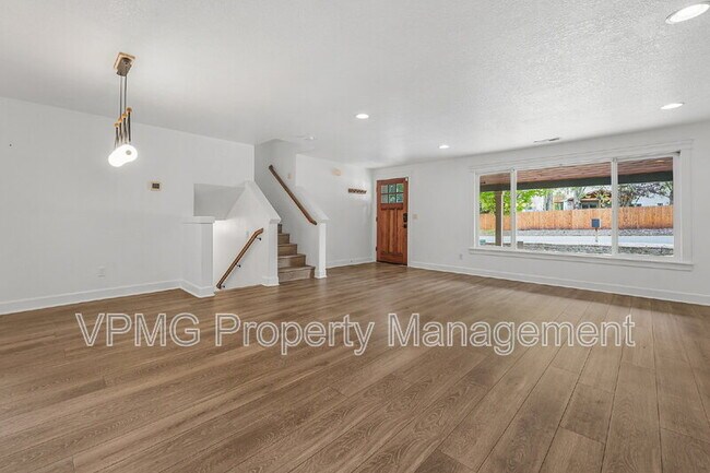 Building Photo - 16704 NE 29th Ave