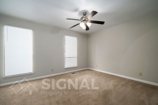 Building Photo - 93 Moonglow Dr