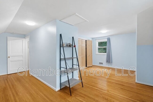 Building Photo - 912 N Lexington St