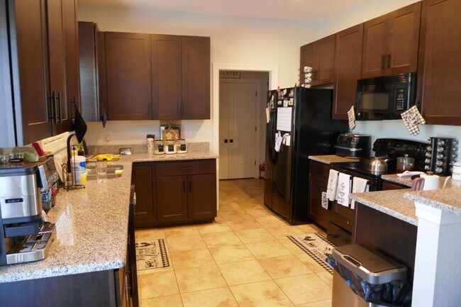 Building Photo - 123 Bay Leaf Dr