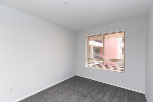 Building Photo - AMAZING 2/2 MARINA DISTRICT CONDO WITH 2 A...