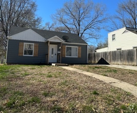 Building Photo - 4917 Vista St