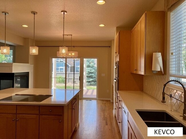 Building Photo - Amazing Three Bedroom Home With Office Space