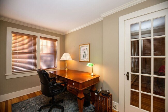 Building Photo - 2 Bedroom + Office, 3 Bath in Old Town Fort Collins