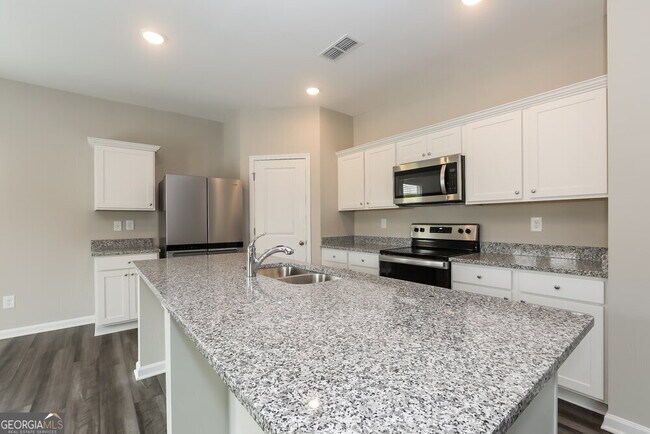 Building Photo - 4054 Kendrick Cir