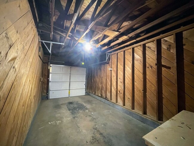 Building Photo - Charming 2-Bedroom Single-Family Home – Perfect for Comfort & Convenience!
