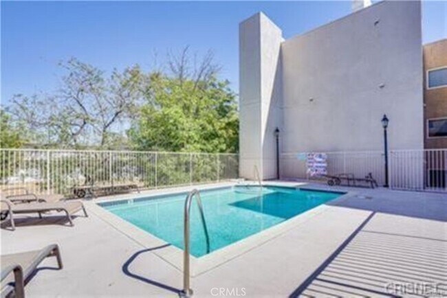 Building Photo - 9610 Zelzah Ave