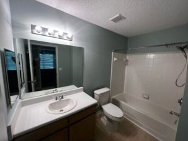 Building Photo - The Meridian