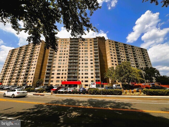 Building Photo - 2500 N Van Dorn St