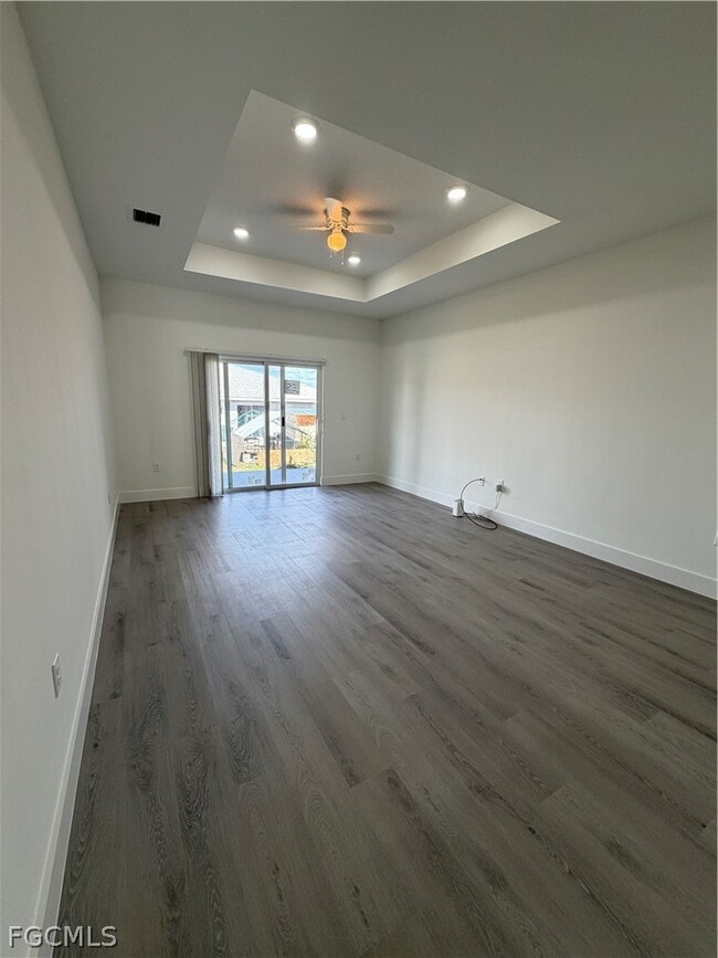 Building Photo - 721 Ivan Ave S