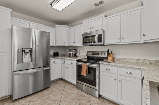 Building Photo - 316 E Monroe St