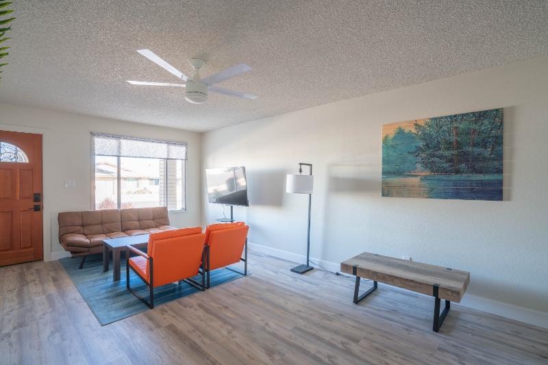 Building Photo - 2035 E Cornell Dr