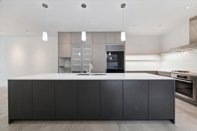 Building Photo - 1222 Marconi St