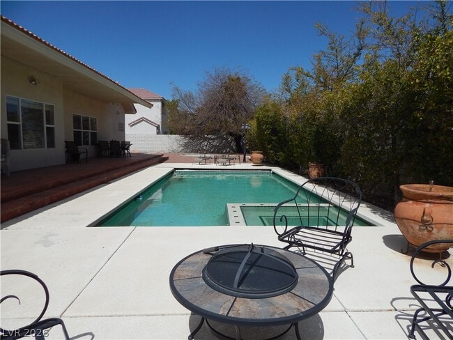 Building Photo - 1320 Crystal Valley Dr