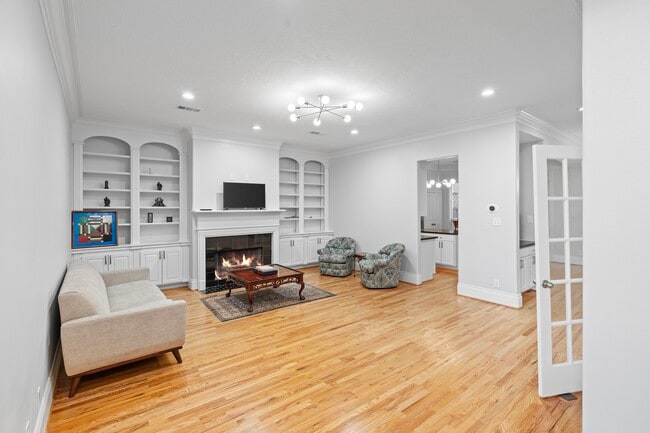 Building Photo - 4742 Post Oak Timber Dr