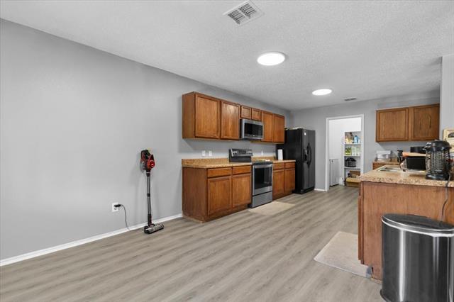 Building Photo - 5401 Pandale Valley Dr